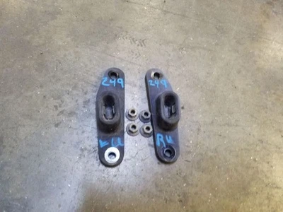 Soportes de alineación de escotilla a carrocería | Se adapta a Ford Excursion 2000-2005 Foto 1 de 4