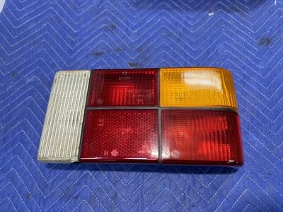 Luz trasera derecha Volvo 240 242 244 1979-1984 sedán 5 paneles OEM #3294E Foto 1 de 4