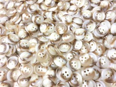 111 ¿Acrílico marrón tortuga DE COLECCIÓN? Botones redondos de borde de elevación de cuatro agujeros 15 mm 5/8" Foto 1 de 4