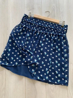 Minifalda Sophie Max Azul Blanca Floral Gasa Cintura Elástica Volantes Talla L Foto 1 de 4