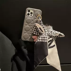 Designer Geometrische Damen Tasche Muster PU Lammfell iPhone Hülle mit Anhänger Charm - Bild 1 von 8