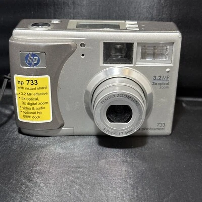HP PhotoSmart 735 3.2MP Digital Camera/ Tested - No Batteries Or Memory Card - Image 1 of 4