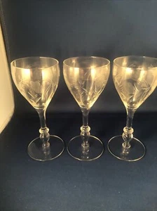 Set of 3 Vintage Cut Crystal White Wine Glasses Elegant Stemmed Barware Floral - Picture 1 of 6