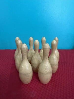 Nueve prendedores de bolos ideales en miniatura vintage Foto 1 de 4