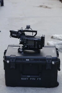 Sony PMW-F5 w/4K &Pro Res/ DNX License Option, Camera Cover & Rolling Case - Picture 1 of 10