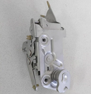 EXCELLENT ORIGINAL GENUINE PORSCHE 911 930 PASSENGER DOOR LATCH ASSEMBLY NLA - Imagem 1 de 4