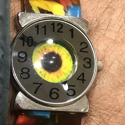 'I've Got My Eye On The Time'... brazalete único en su clase en colores vibrantes! Foto 1 de 4