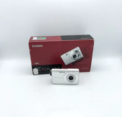 Casio Exilim EX-Z60 Silber Digitalkamera 6MP | Getestet ✅ - Bild 1 von 4