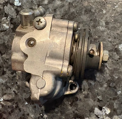 Bomba de inyección de aceite Yamaha MX80 1974 de colección poco kilometraje excelente estado GT90 TY80 Foto 1 de 4