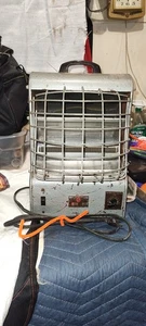Markel 19524 FanGlo Heetaire electric utility space heater 1650 watts w/ fan USA - Picture 1 of 8