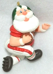 Hallmark Keep Sake Ornamento Touchdown Santa 1986 Ornamento Artesanal Pie Balón  - Imagen 1 de 12