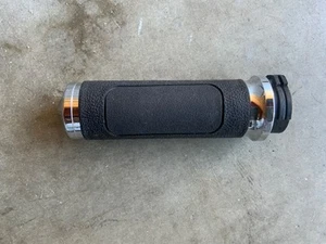 2006 HARLEY DAVIDSON SPORTSTER XL 883 THROTTLE GRIP 56220-94A t302 - Picture 1 of 4