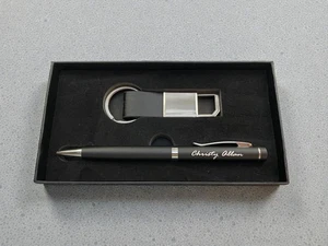 Individueller Stift Schlüsselanhänger Set Kugelschreiber schwarz Leder Keychain Weihnachtsgeschenk - Bild 1 von 7
