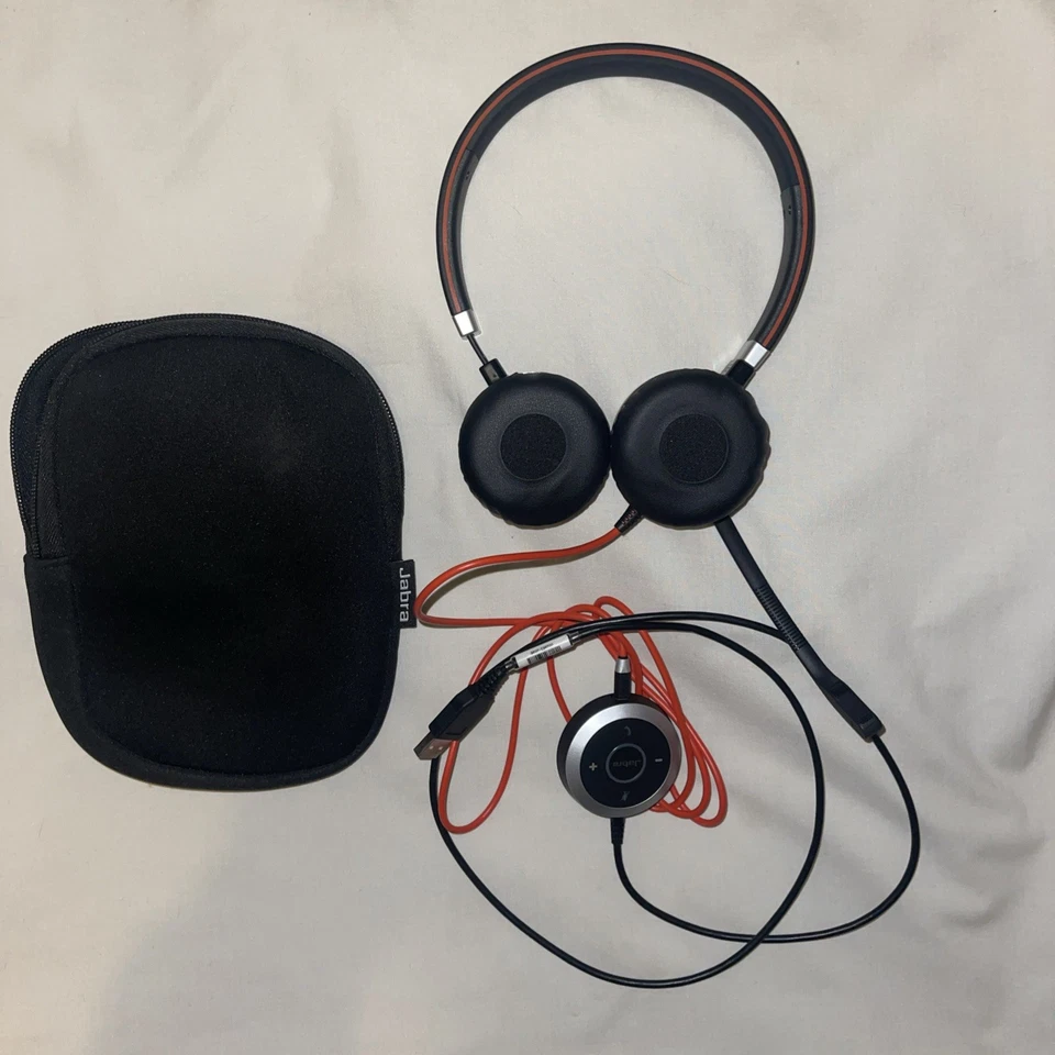 Auriculares Mono Jabra Evolve 40 UC HSC017 con Controlador USB-A ENC010.  Foto 1 de 3