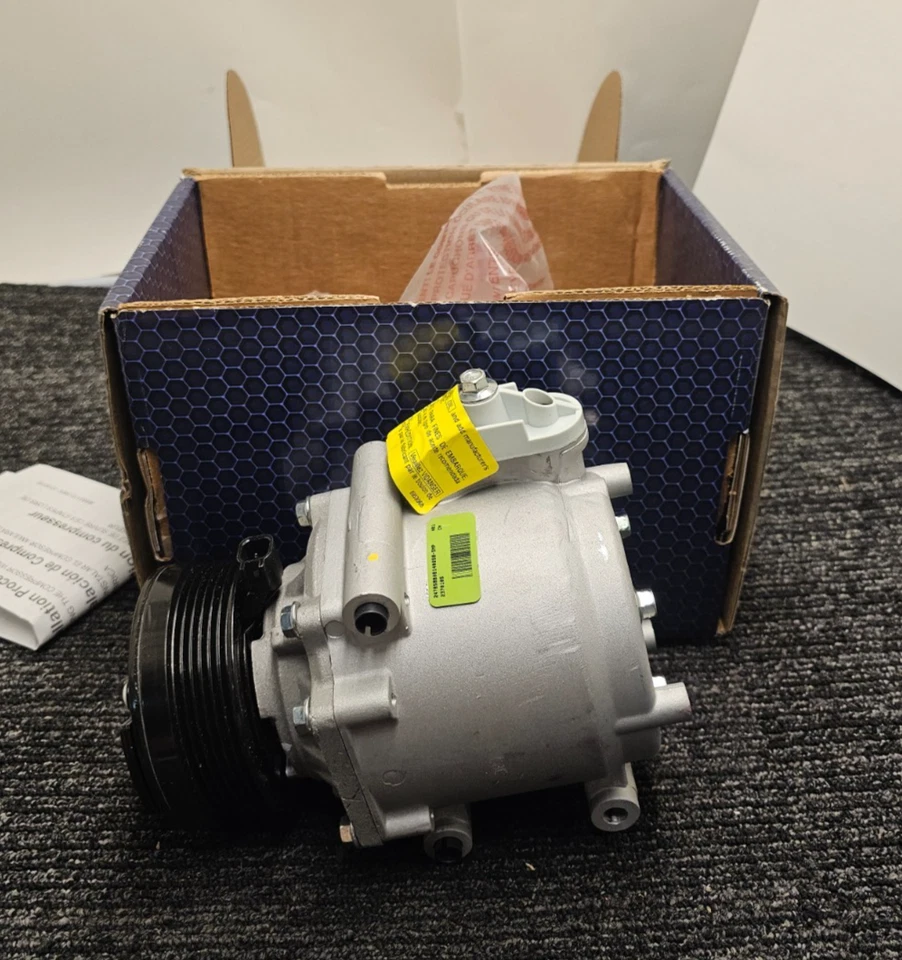 Compresor de aire acondicionado NAPA 274496 para Lincoln Town Car Mercury Grand Marquis 03 04 05 Foto 1 de 4