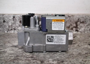 Goodman / Honeywell 0151M00028 / 0151M00028S / VR9205Q1010 Furnace Gas Valve - Picture 1 of 5