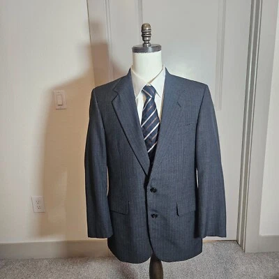 Безымянный костюм Blazer пальто мужской 40R шерстяная смесь 2 кнопки серый в тонкую полоску - б/у в отличном состоянии - Изображение 1 из 4