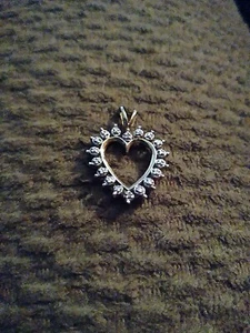 VTG FTJ 10k Yellow Gold 18 DIAMONDS 1.9 GRAMS HEART PENDANT .GORGEOUS!!! - Picture 1 of 8
