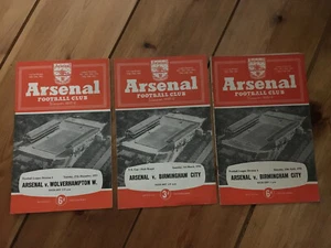Arsenal programmi casa 1955/56 Seleziona dal menù a tendina - Foto 1 di 1