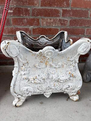 jardinera antigua francesa de principios del siglo XX de hierro fundido muy pesada 14x14,7 Foto 1 de 4