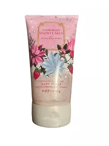 Bath & Body Works Strawberry Snowflakes Exfoliating Glow Body Scrub 8 oz New - Picture 1 of 2