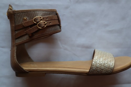 Sandali alla caviglia punta aperta con zip posteriore UGG Savana talpa perlato 9