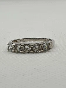 A Vintage Silver And Cubic Zirconia Ring - Picture 1 of 7