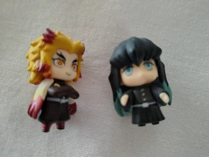 DEMON SLAYER KYOJURO RENGOKU GACHA & NARABUN TOKITORU MUICHIRO 1.5" FIGURES - Picture 1 of 3