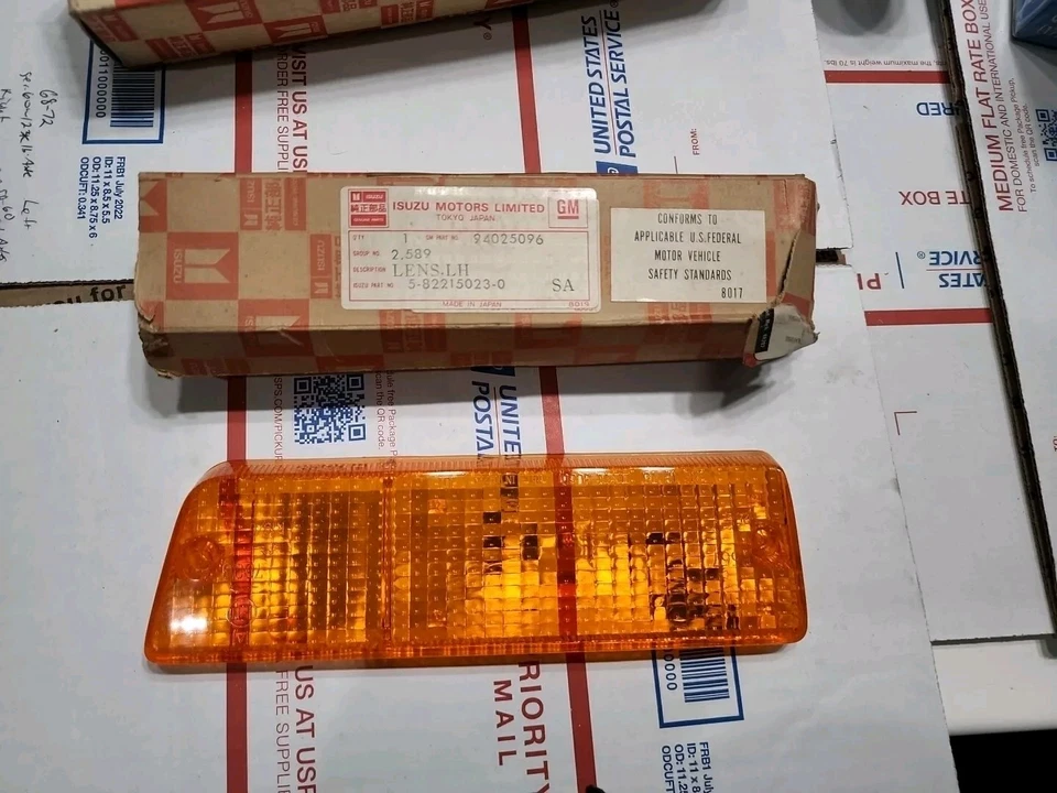 NOS CHEVY LUV SER. 5,6,8,9,10 LENTE, MARCADOR COMBINACIÓN FRONTAL LH 94025096 ISUZU Foto 1 de 3