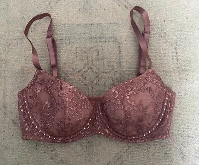 Sujetador Victoria’s Secret Muy Sexy Forrado Balconette Con Aros Rosa Encaje Talla 32B Foto 1 de 4