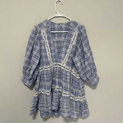 Free People Time Out 蕾丝上衣衬衫束腰外衣蓝色白色格子花边装饰 S 码 — 第 1/4 张图片