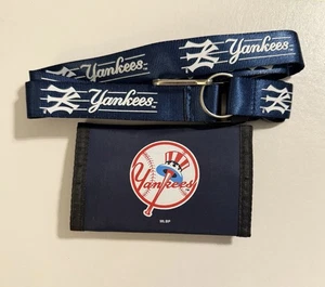 NY Yankees Official Velcro Wallet And Lanyard - Picture 1 of 2