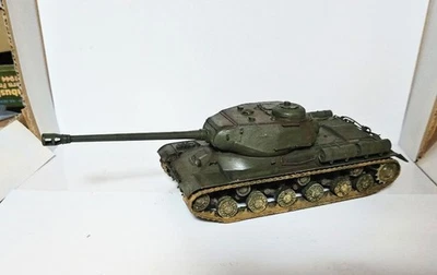 Carro armato pesante Tamiya 1/35 IS-2 dell'esercito sovietico costruito e dip... - Immagine 1 di 4