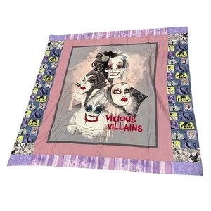 Handgefertigte Disney Villain’s Decke Quilt lila rosa 46x46 - Bild 1 von 6