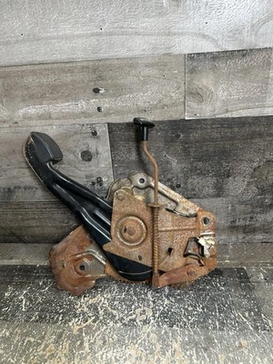 Conjunto de pedal de freno eléctrico de estacionamiento de emergencia Ford F150 F250 F350 Bronco 1992-1996 Foto 1 de 4