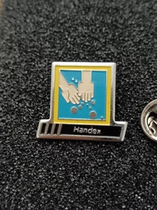 Pin's Pins Pin Enamel 63 Fabriquant Produits Hygiène Savon  "Handex"  - Picture 1 of 3