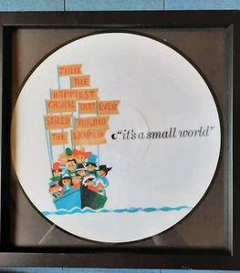 Disney Parks è un piccolo mondo disco in vinile disco illustrato opaco dischi incorniciati - Foto 1 di 6