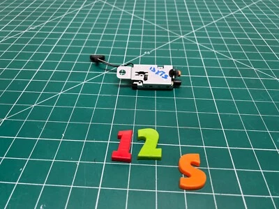 13-19 CADILLAC XTS REAR RIGHT BACK GLASS RADIO ANTENNA AMPLIFIER OEM - Image 1 of 4