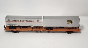 HO Scale Athearn 86 Ft Flat Car W/ 2 40' Trailers Pacific Fruit Express Freight - Picture 1 of 17