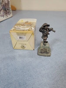 Wild Bear Hic-Up Monument Statue #19801 Boyd's Bearly Built Villages Figurine - Picture 1 of 8