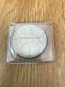 1977 Queen Elizabeth Commemorative Crown Coin Uncirculated - Picture 1 of 2