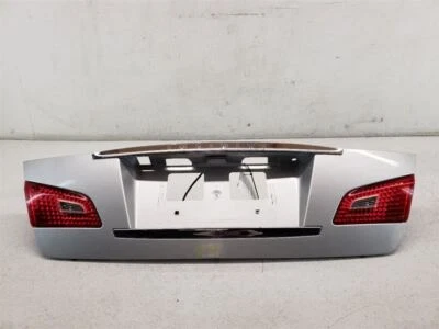 08-10 Finalizador de tapa trasera INFINITI M35 plateado/K23 OEM  Foto 1 de 4