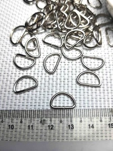 50 Pezzi Anello D Tono Argento Piccolo Oggetti 8x14mm, Forniture Artigianali e Gioielli Har - Foto 1 di 1