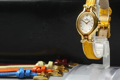 N COMO NUEVO* FENDI 640L Camaleón 5 Colores Cambio Cinturón Mujer 24mm QZ Reloj de JAPÓN Foto 1 de 4