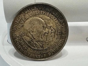 1952 Carver Washington Half Dollar - Picture 1 of 4