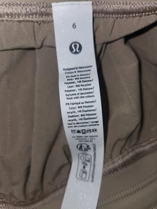 Women's Lululemon Beige Pants Size 6 Jogger Zipped Elastic Ankles Zipper Pockets - Picture 1 of 9