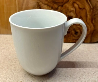 Difícil de encontrar Pottery Barn grandes tazas de café blancas 4 1/4" H, TRADICIÓN descontinuadas Foto 1 de 4