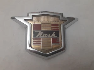 ** (1) Emblema de parrilla de capó delantero Nash 55-56 vintage años 50 # 25546 - Imagen 1 de 4
