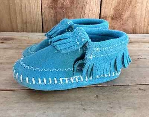 Minnetonka Kids Moccasin Turquoise Suede Leather Fringe Bootie Size 2 - Picture 1 of 4