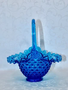 Fenton, Korb, kolonialblaues Glas, "Scharniermuster". - Bild 1 von 9